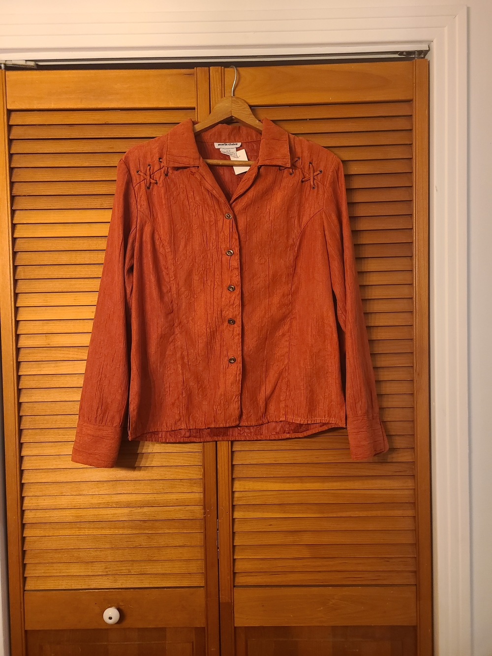 Vintage Rust Button-Front Long-Sleeve Women's Top